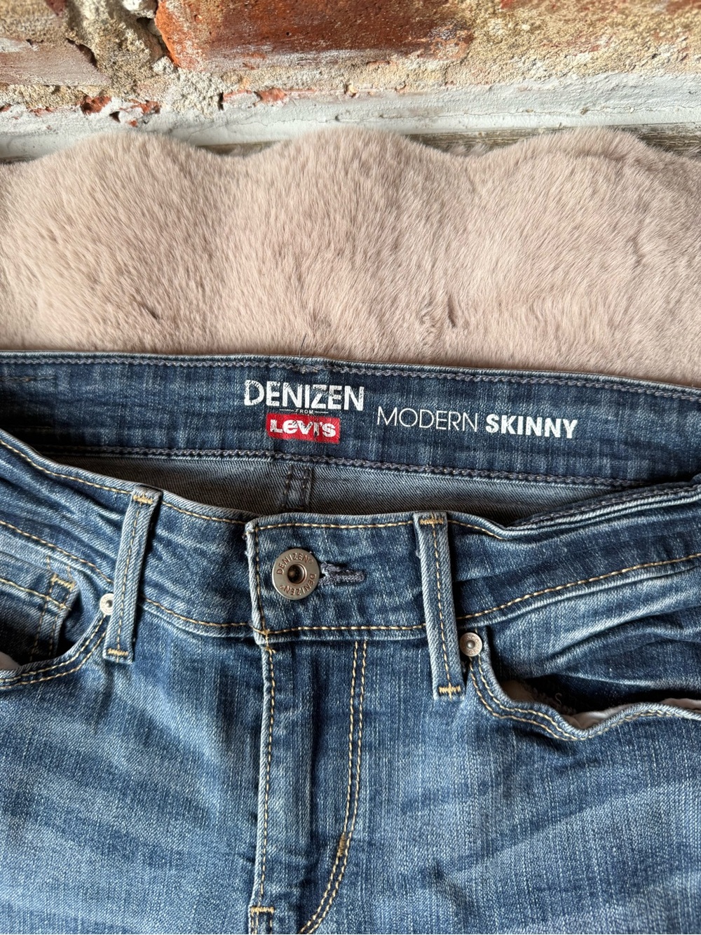 Levi’s Denizen Modern Skinny Jeans, size 4 - Picture 7 of 10